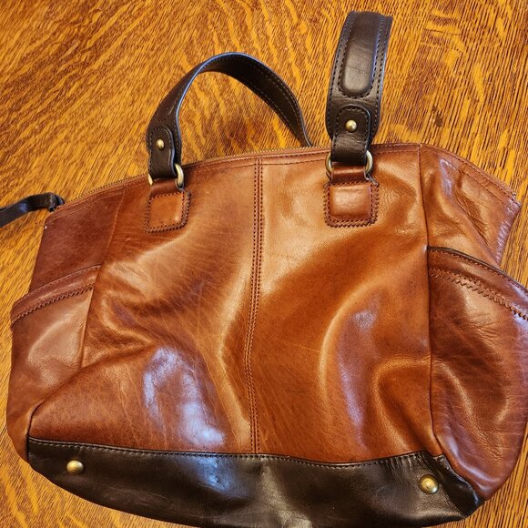 Large Clarks Purse - Picture 2 of 9